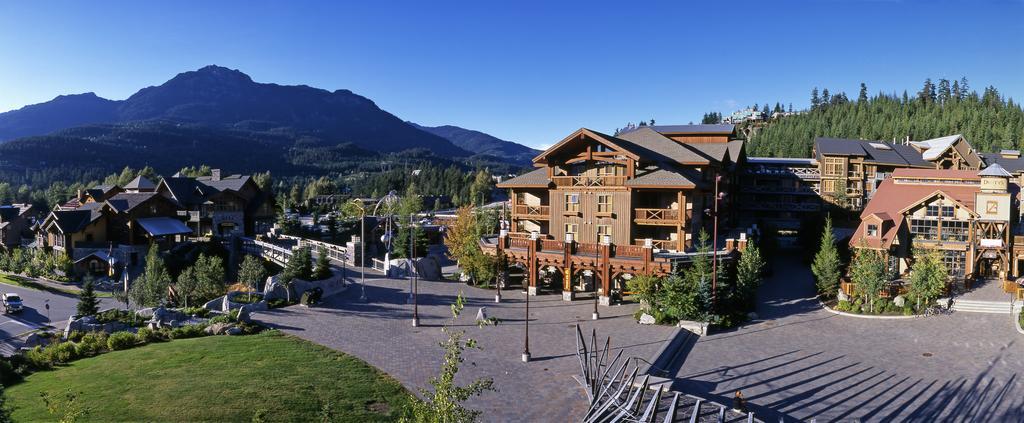 Lodging Ovations Hotel Whistler Room photo