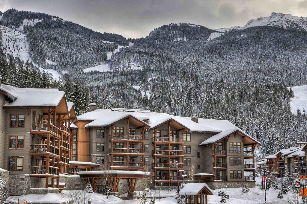 Lodging Ovations Hotel Whistler Exterior photo