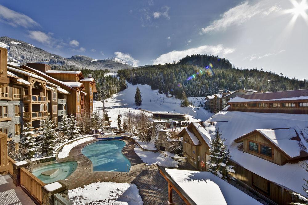 Lodging Ovations Hotel Whistler Exterior photo